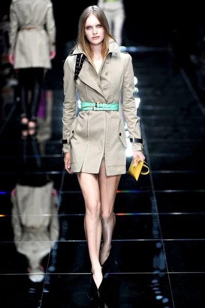 Look 13